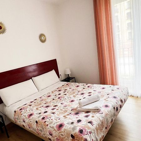 Hostal Abaaly Мадрид Екстер'єр фото