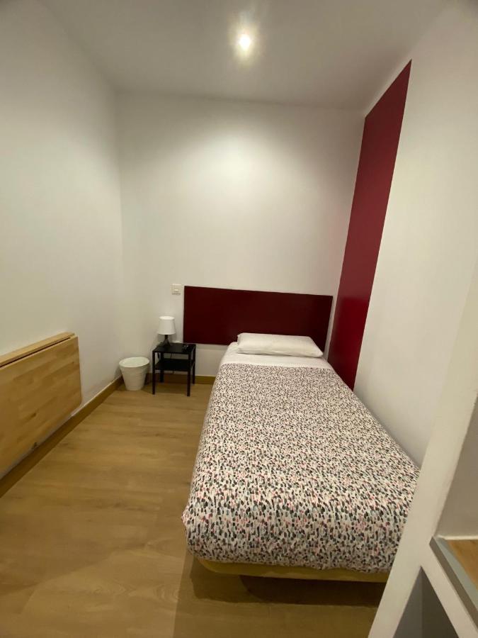 Hostal Abaaly Мадрид Екстер'єр фото