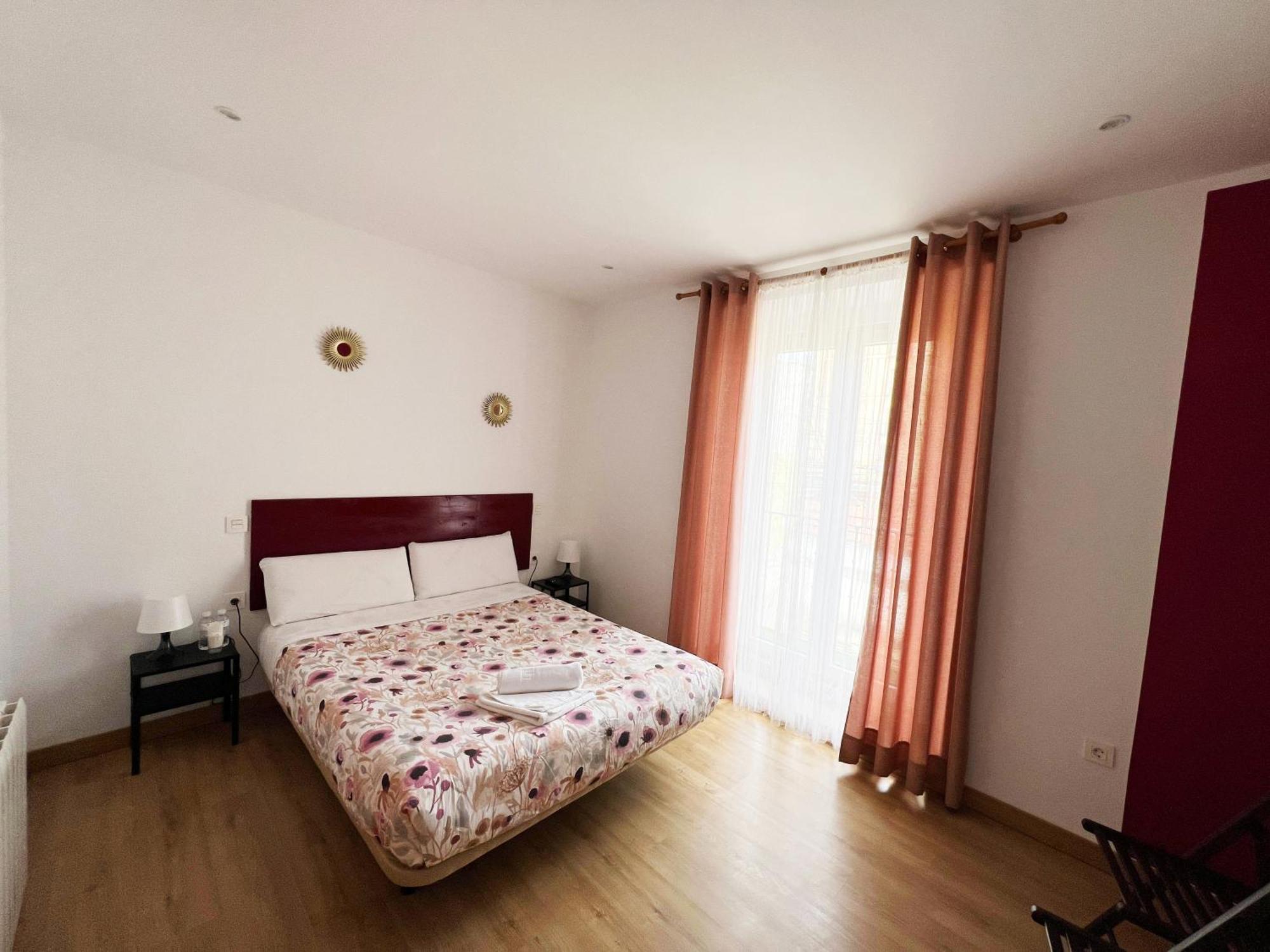 Hostal Abaaly Мадрид Екстер'єр фото