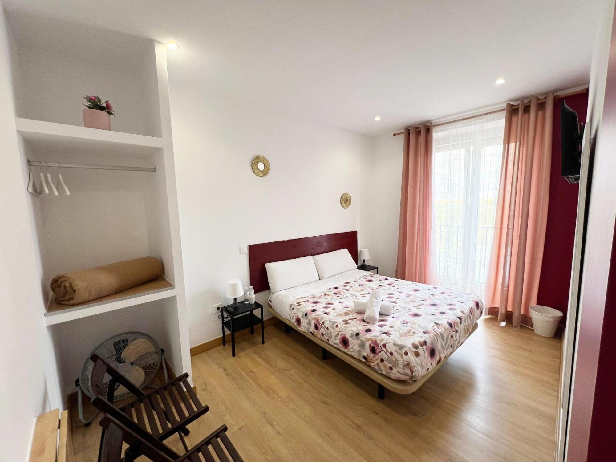 Hostal Abaaly Мадрид Екстер'єр фото