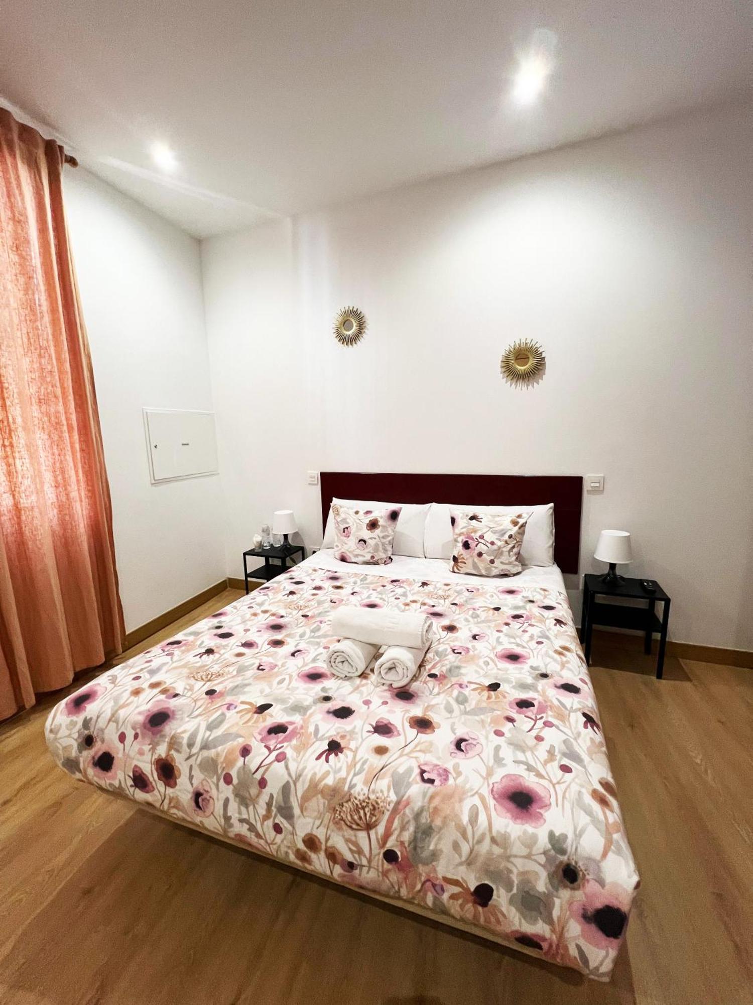 Hostal Abaaly Мадрид Екстер'єр фото