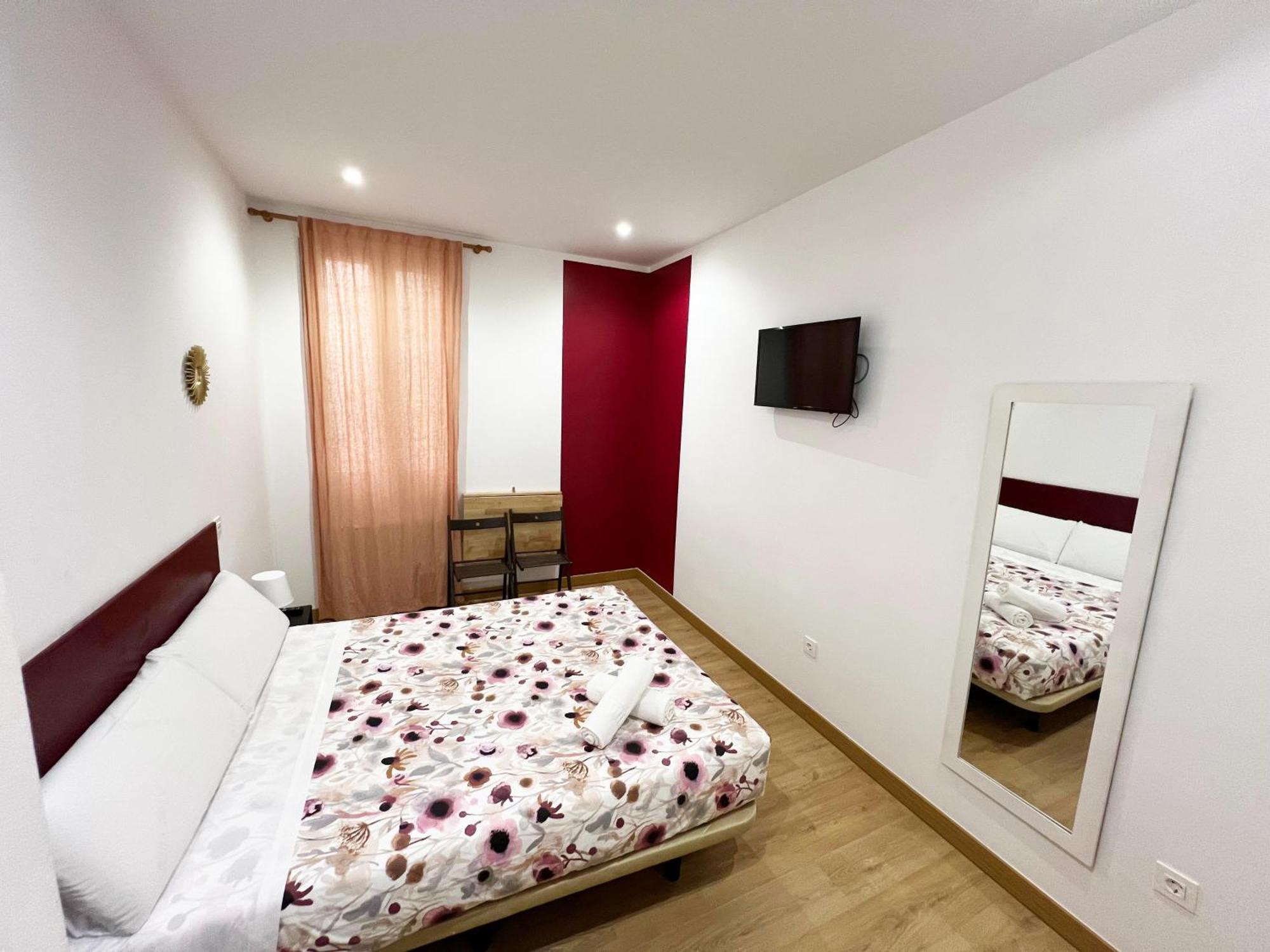 Hostal Abaaly Мадрид Екстер'єр фото