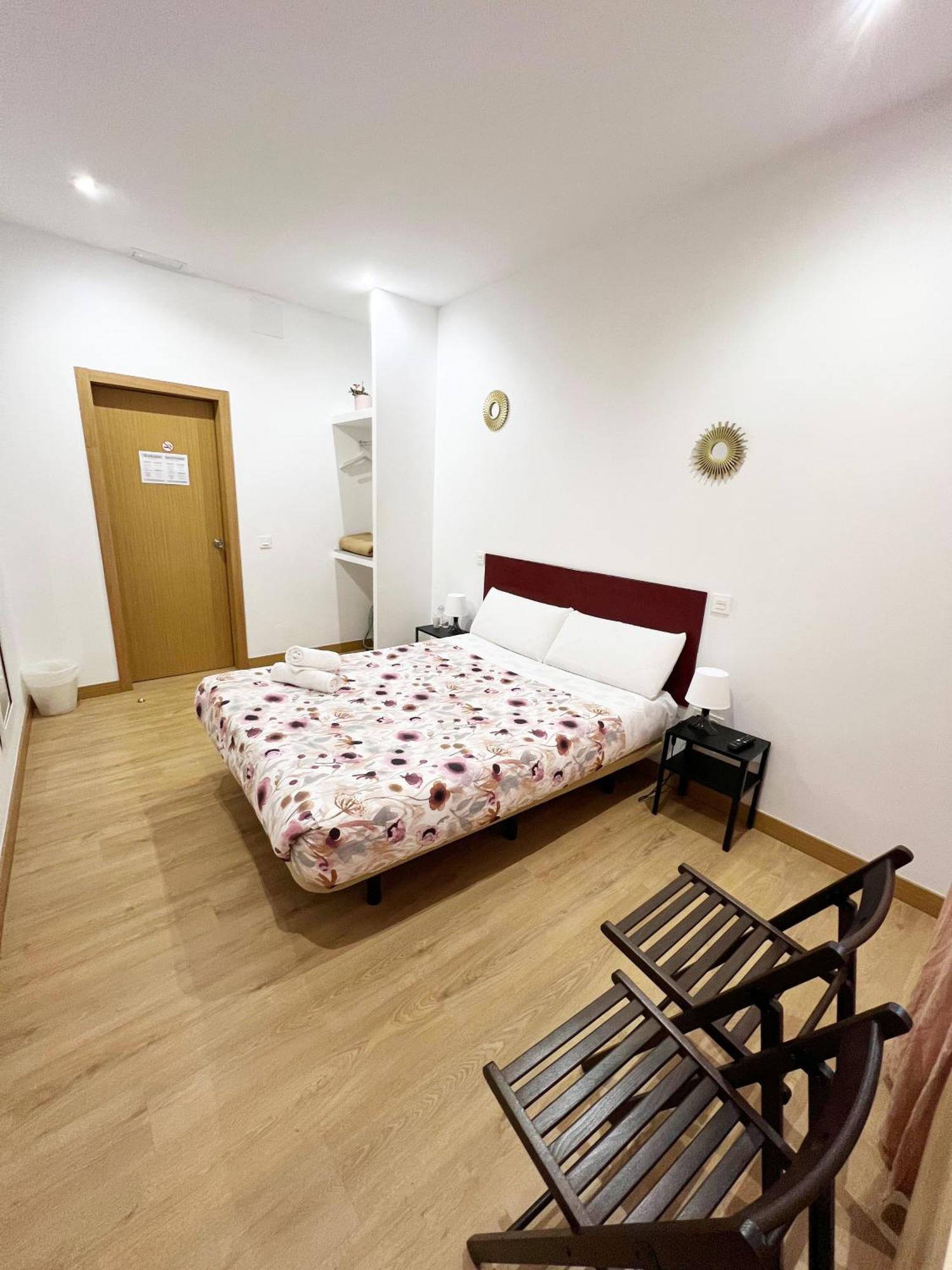 Hostal Abaaly Мадрид Екстер'єр фото