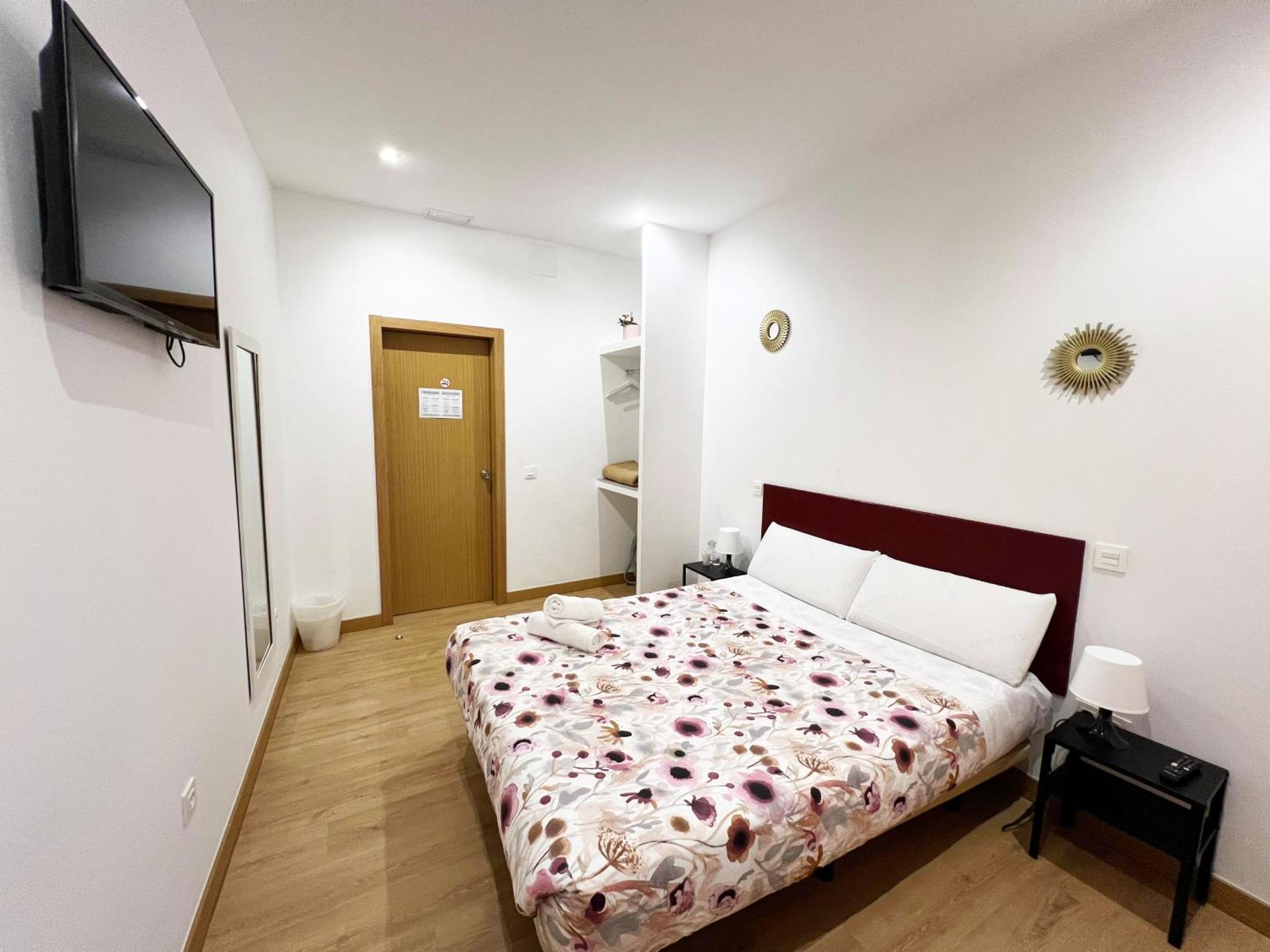 Hostal Abaaly Мадрид Екстер'єр фото