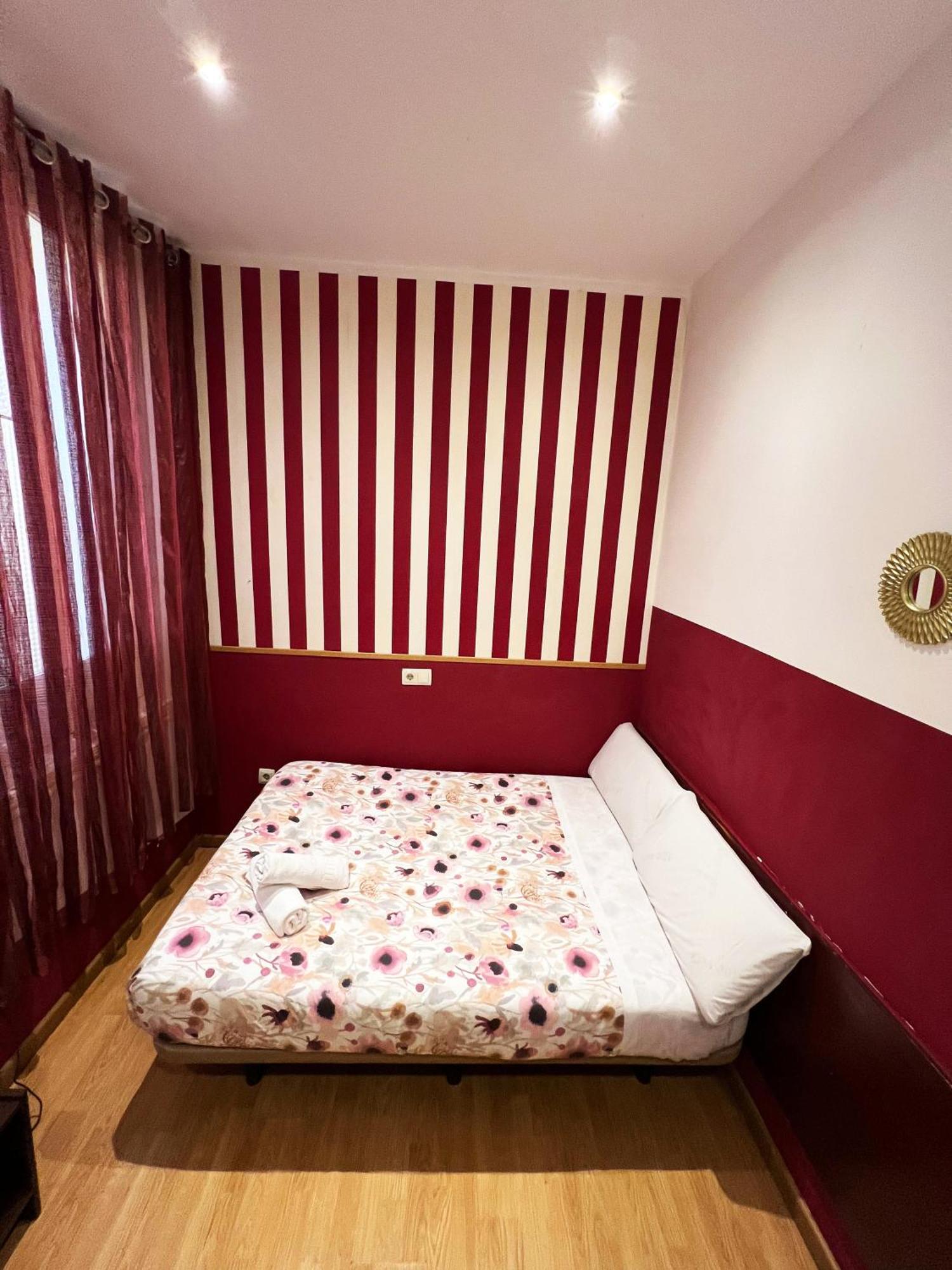 Hostal Abaaly Мадрид Екстер'єр фото