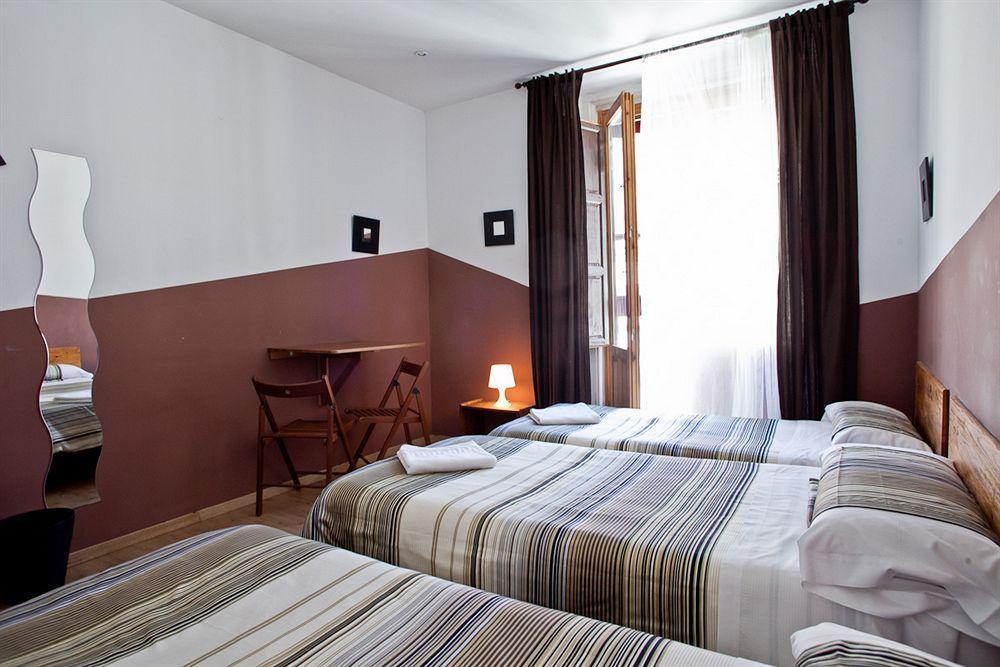 Hostal Abaaly Мадрид Екстер'єр фото