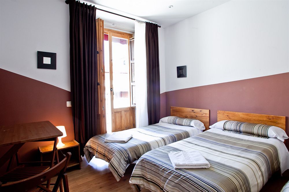 Hostal Abaaly Мадрид Екстер'єр фото